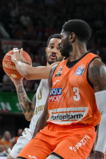 他们惊人的 他们惊人的