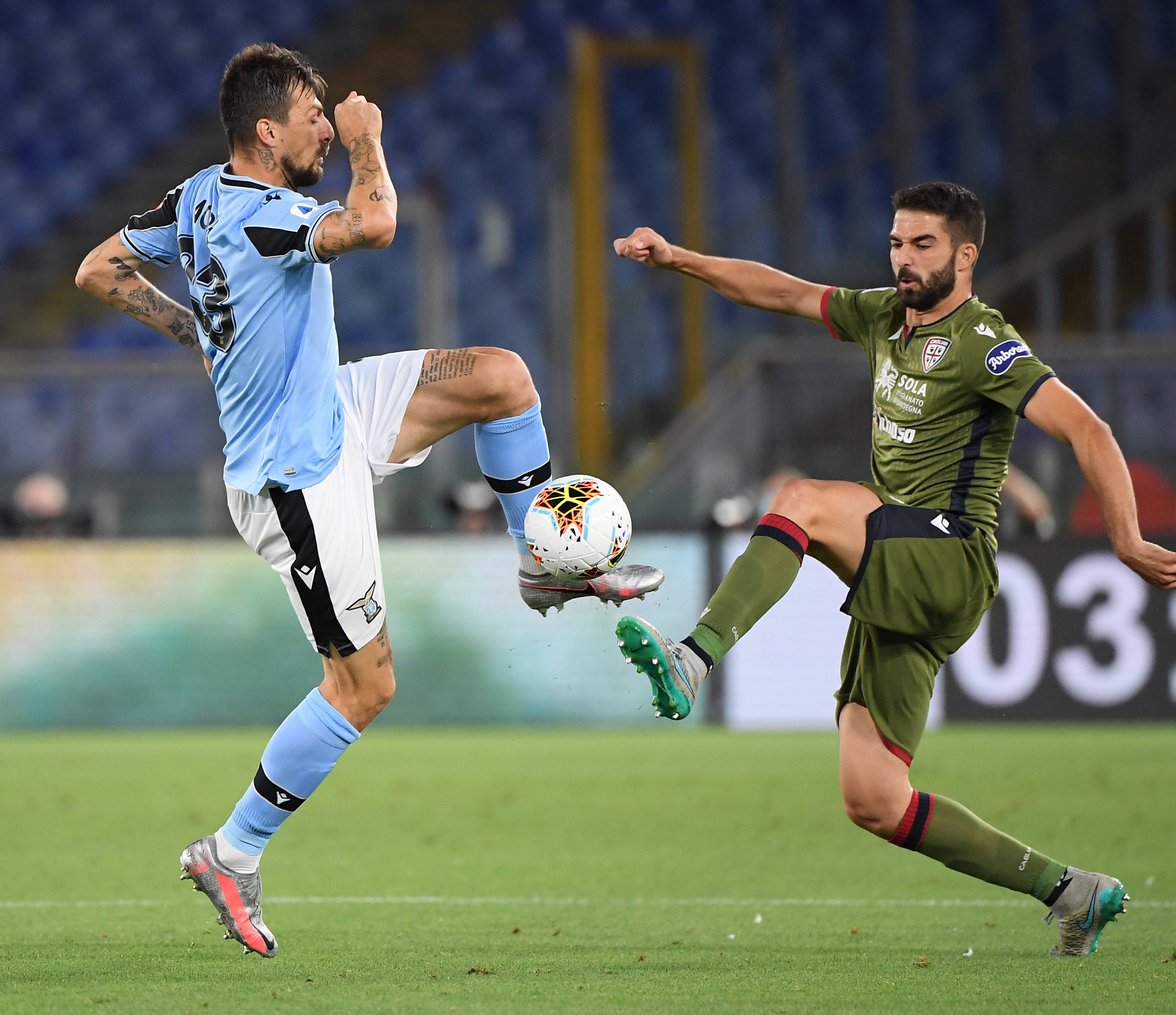 家足球队在 家足球队在