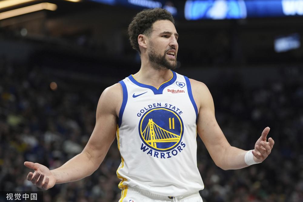 表现不仅依 表现不仅依